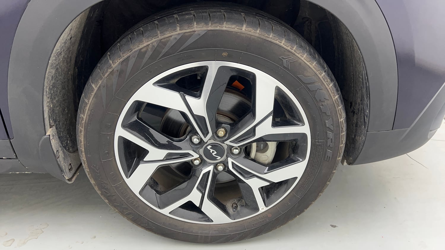 Used 2024 Kia Seltos GTX Plus 1.5 Turbo Petrol DCT Petrol Automatic tyres RIGHT FRONT TYRE RIM VIEW