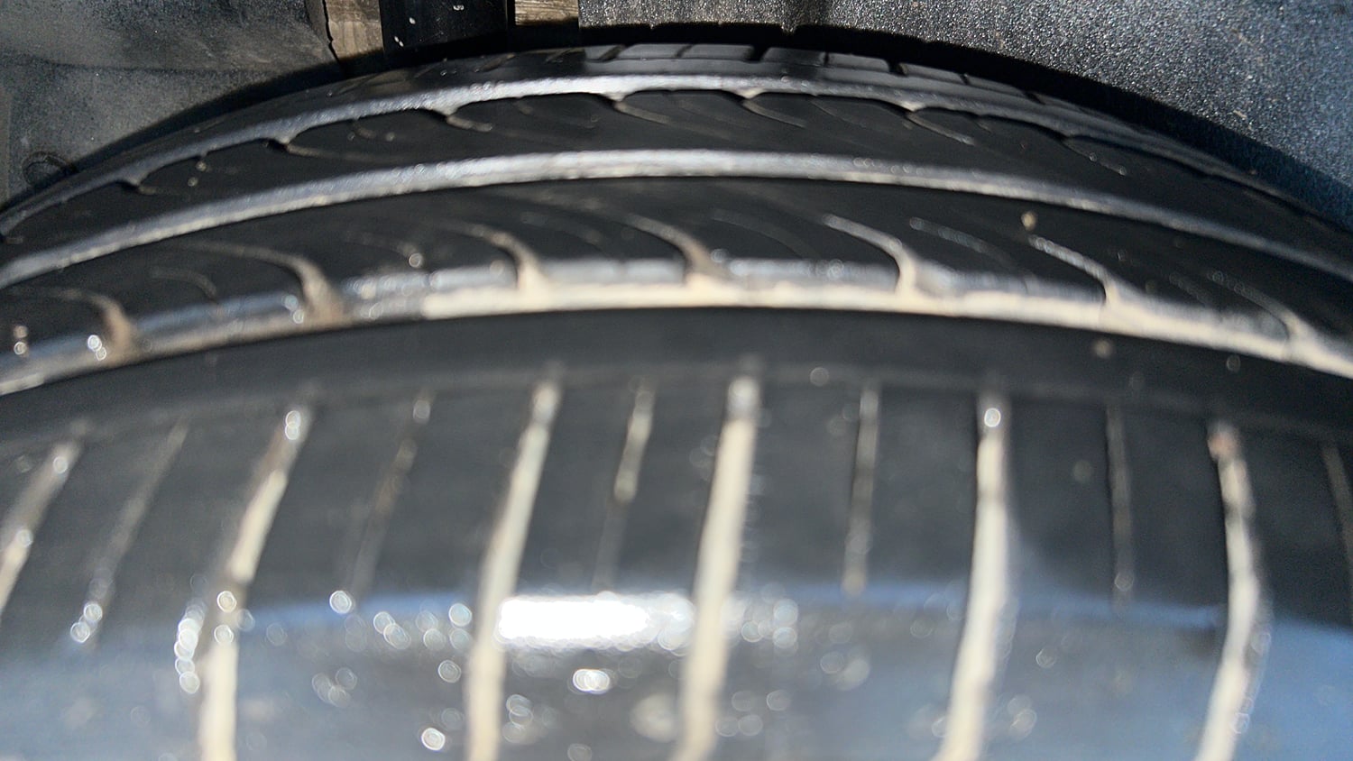 Used 2015 Maruti Suzuki Ertiga ZXi Petrol Manual tyres RIGHT REAR TYRE TREAD VIEW