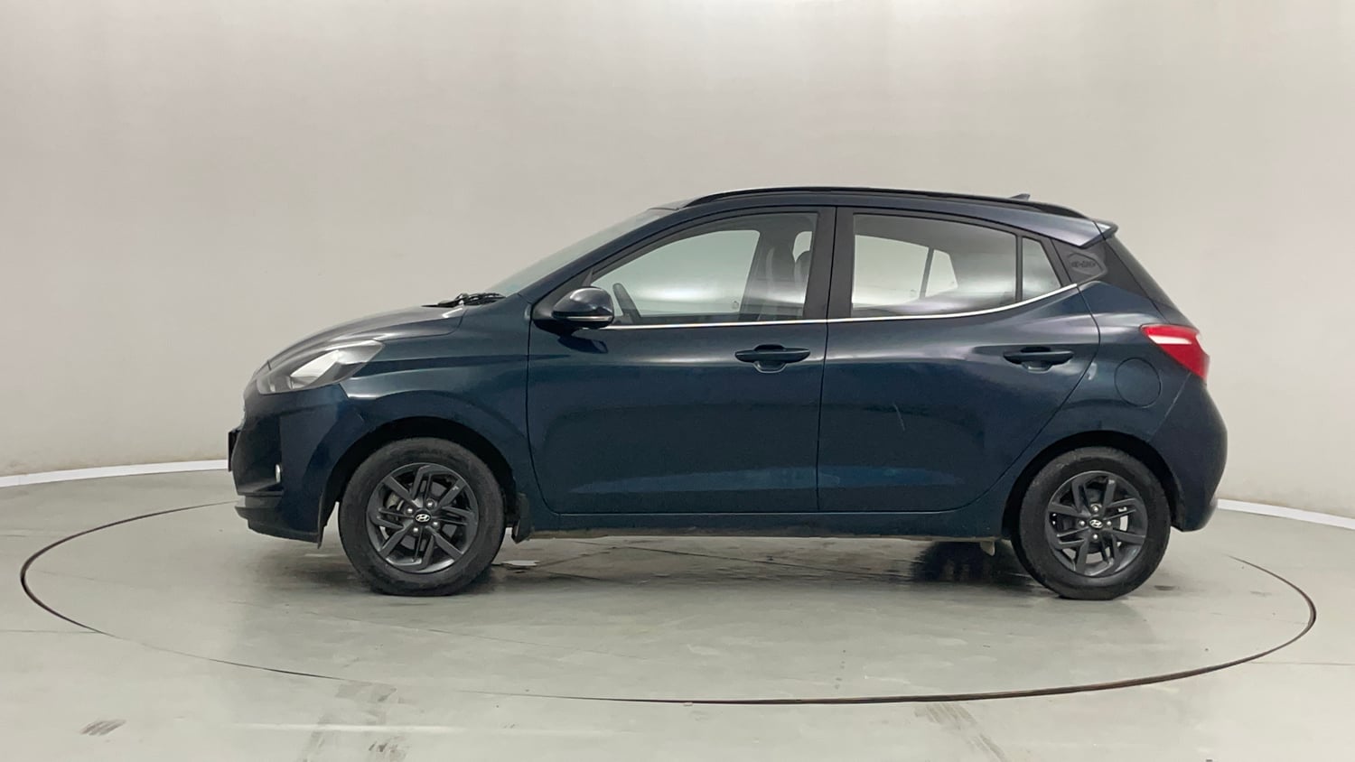Used 2021 Hyundai Grand i10 Nios Sportz Petrol+cng(outside fitted) Cng Manual exterior LEFT SIDE VIEW