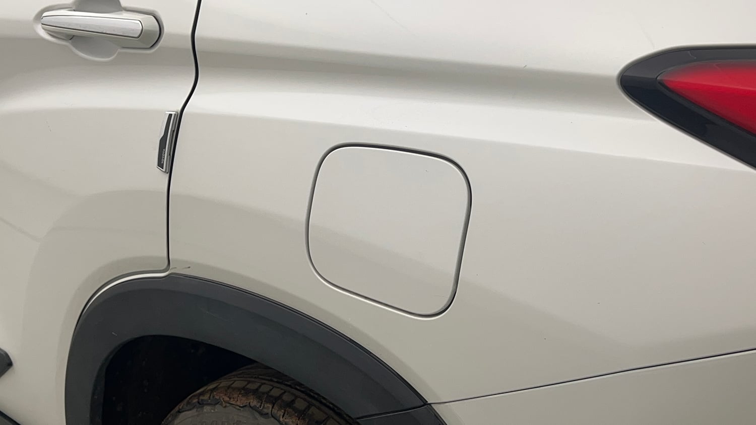 Used 2024 Toyota Innova Hycross ZX Hybrid 7 STR Hybrid Automatic dents MINOR SCRATCH