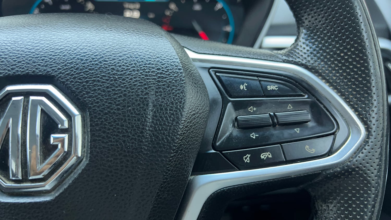 Used 2020 MG Motors Hector Sharp 1.5 DCT Petrol Petrol Automatic top_features Cruise control