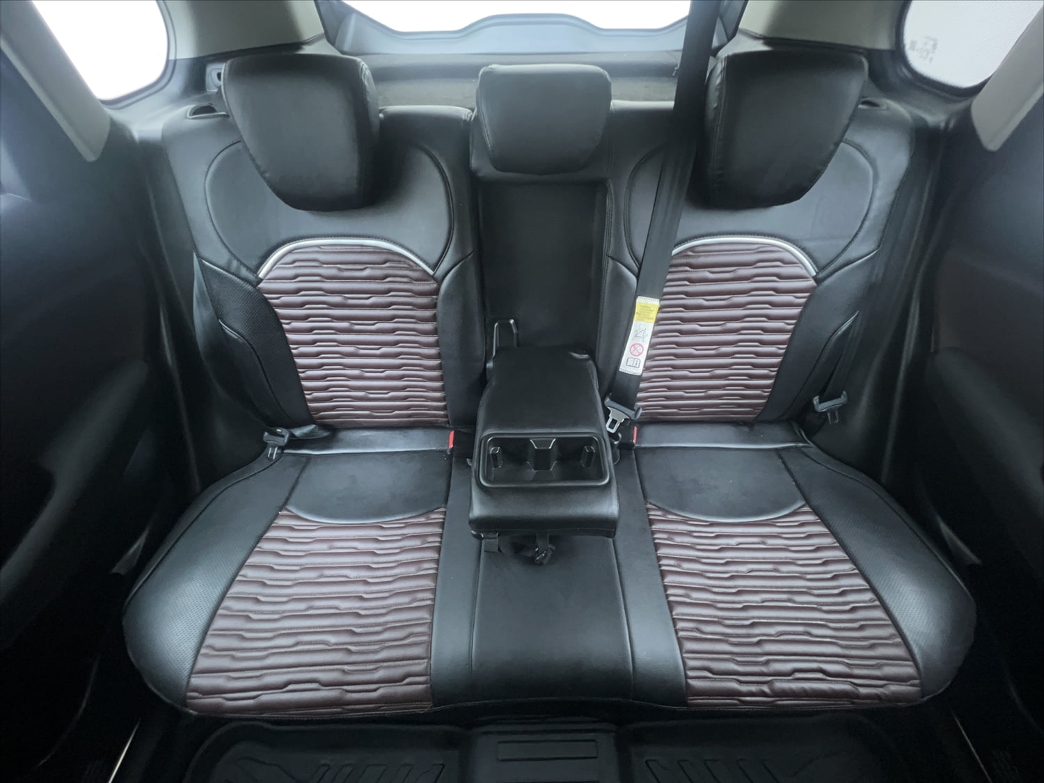Used 2023 Maruti Suzuki Grand Vitara Delta Smart Hybrid AT Petrol Automatic interior REAR SEAT CONDITION VIEW