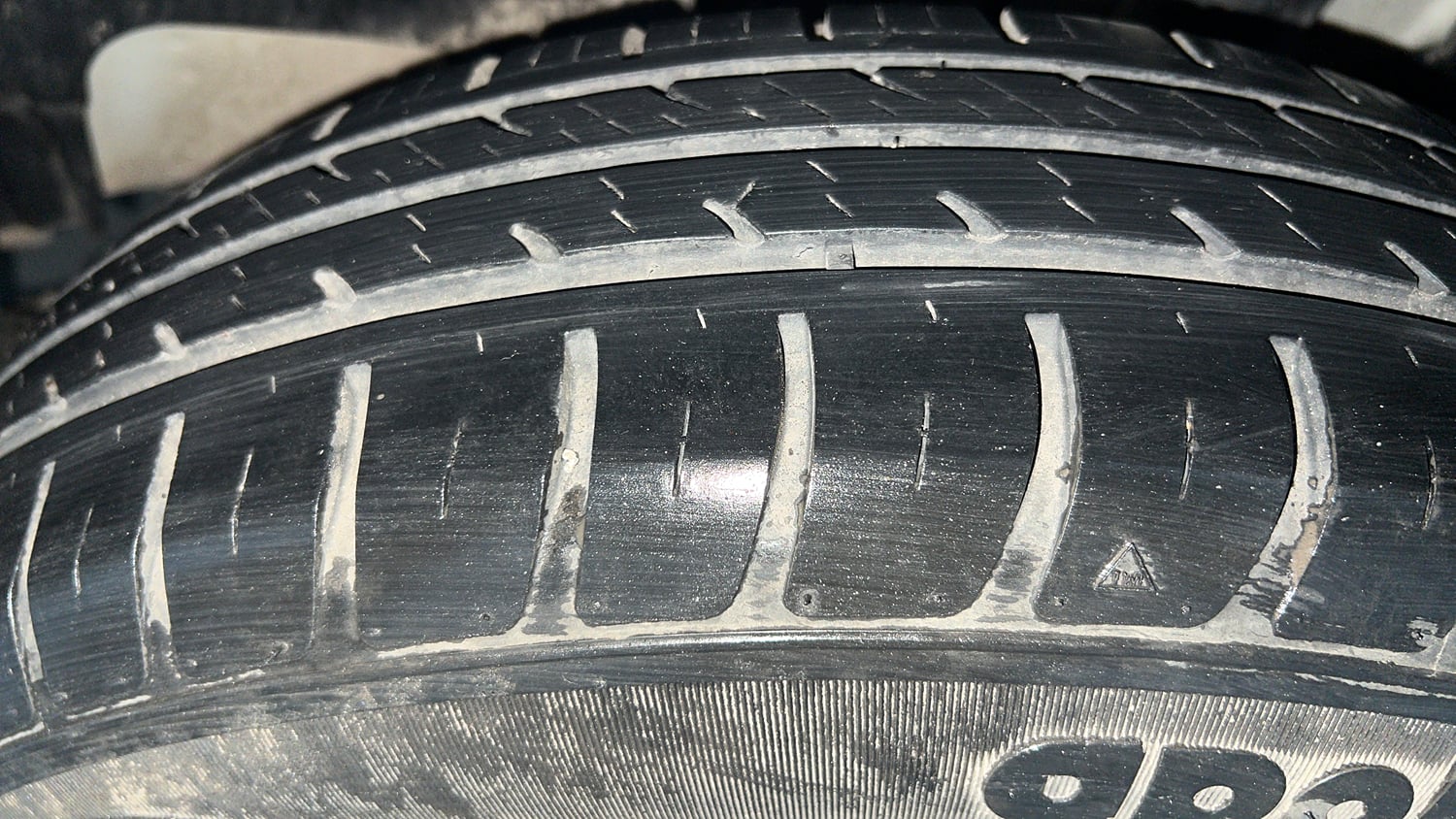 Used 2023 Maruti Suzuki Swift VXi Petrol Manual tyres LEFT REAR TYRE TREAD VIEW