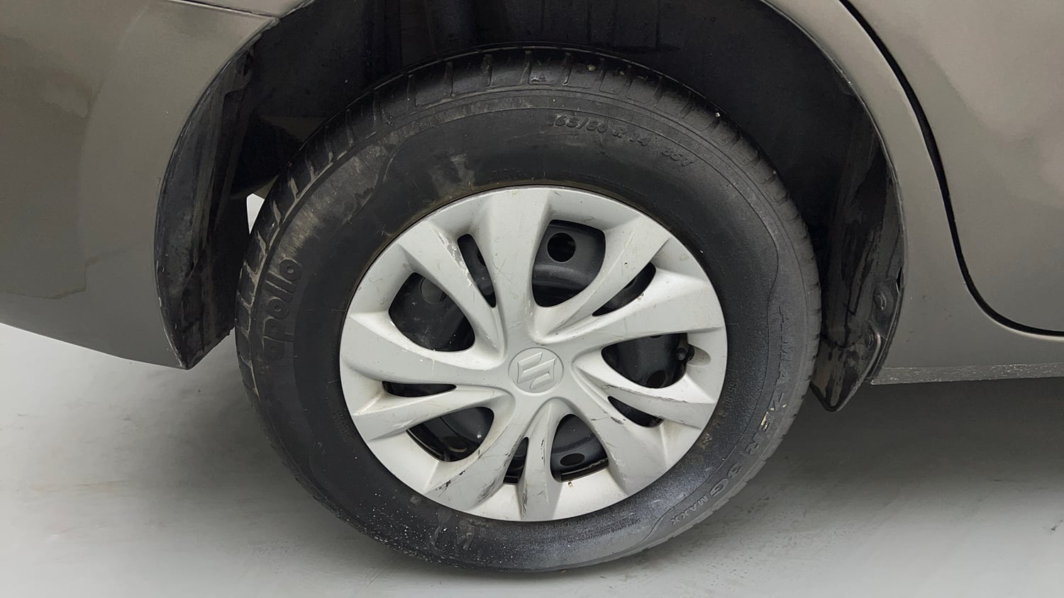 Used 2019 Maruti Suzuki Dzire VXi Petrol Manual tyres RIGHT REAR TYRE RIM VIEW