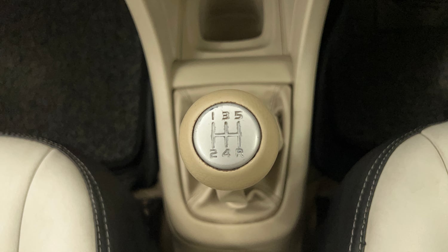 Used 2012 Maruti Suzuki Swift Dzire VXI Petrol Manual interior GEAR  KNOB VIEW