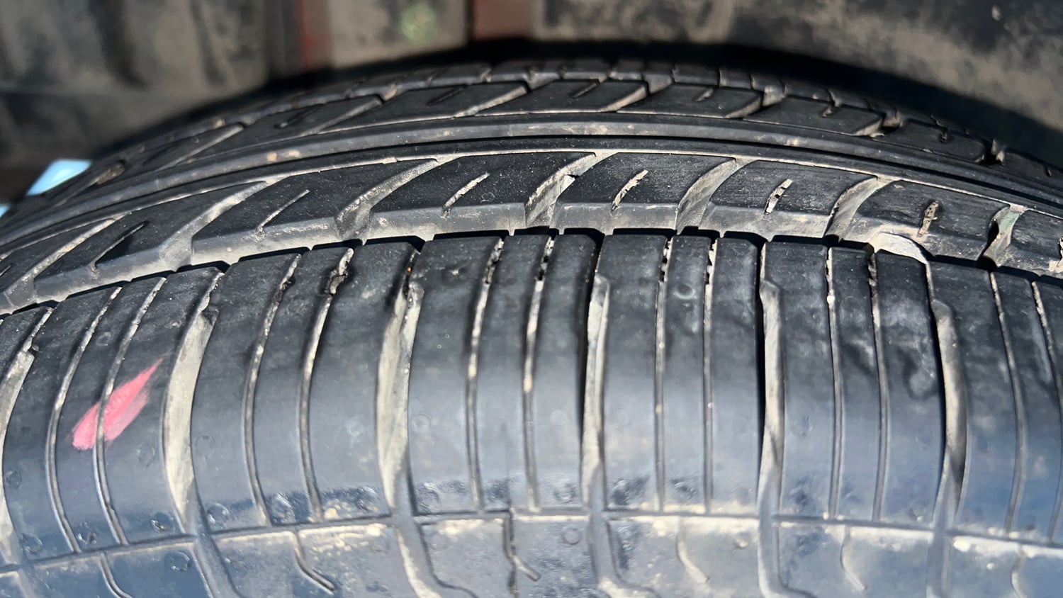 Used 2014 Maruti Suzuki Swift VXi Petrol Manual tyres RIGHT REAR TYRE TREAD VIEW