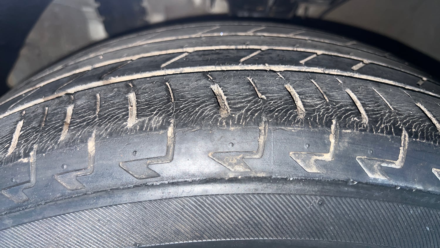 Used 2016 Hyundai Verna 1.6 VTVT SX Petrol Manual tyres LEFT FRONT TYRE TREAD VIEW