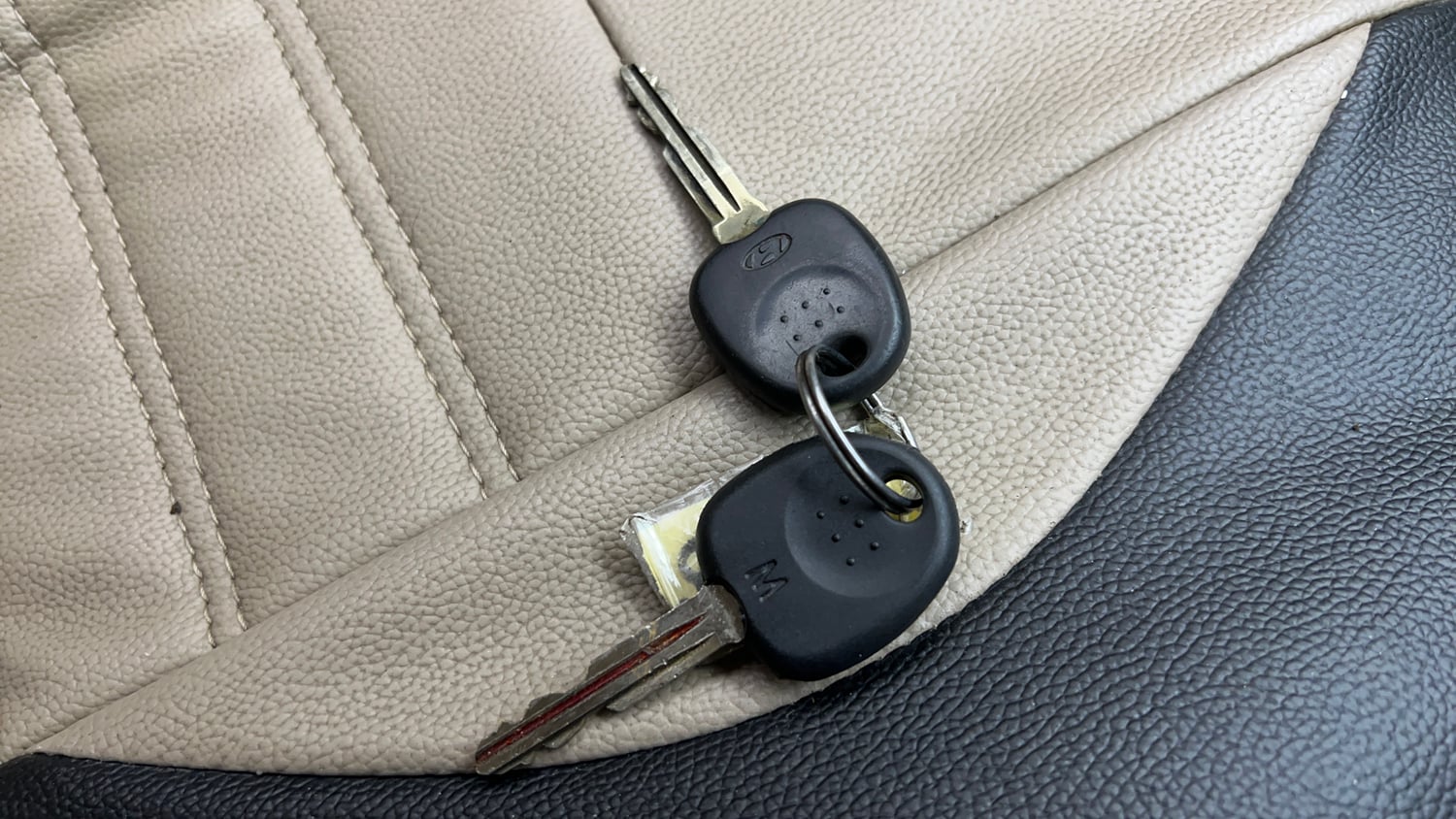 Used 2016 Hyundai Eon D-Lite + Petrol Manual extra CAR KEY VIEW