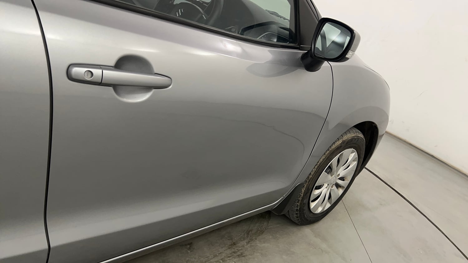 Used 2017 Maruti Suzuki Baleno Delta 1.2 AT Petrol Automatic dents MINOR SCRATCH