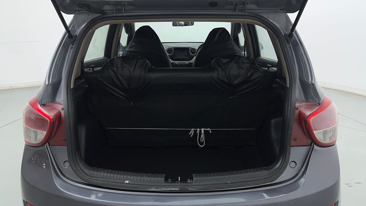 Used 2015 Hyundai Grand i10 Magna 1.2 Kappa VTVT Petrol Manual interior DICKY INSIDE VIEW