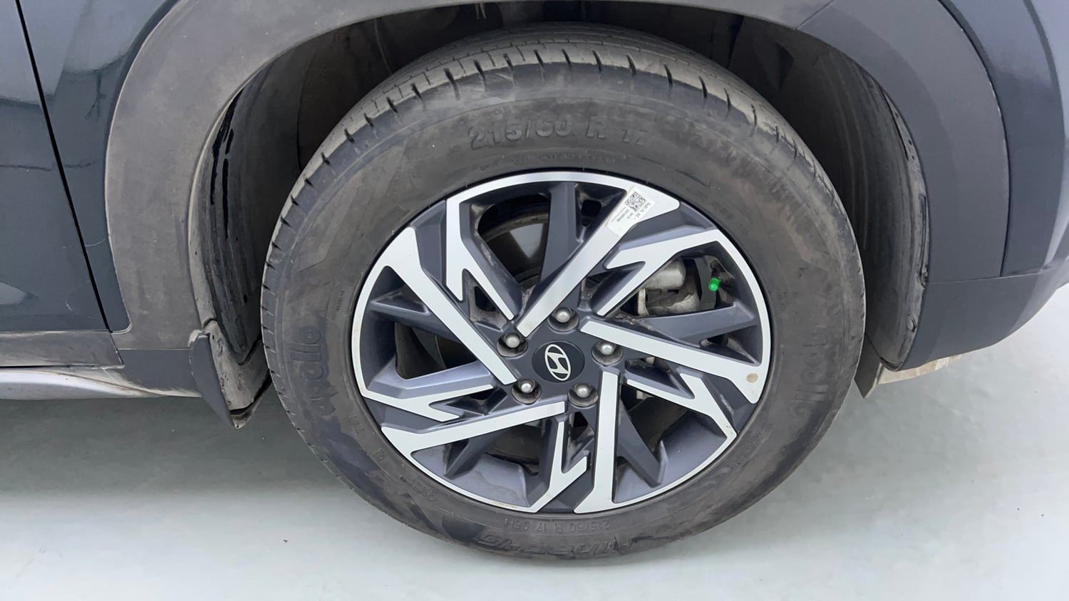 Used 2024 Hyundai Creta 1.5 Turbo Petrol DCT SX(O) Petrol Automatic tyres RIGHT FRONT TYRE RIM VIEW