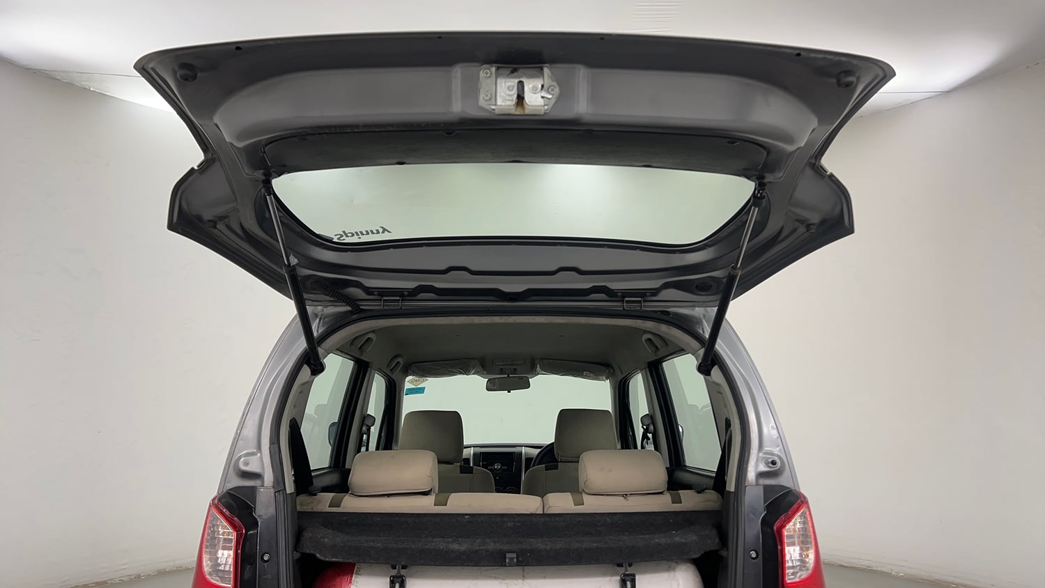 Used 2013 Maruti Suzuki Wagon R LXI CNG Cng Manual interior DICKY DOOR OPEN VIEW