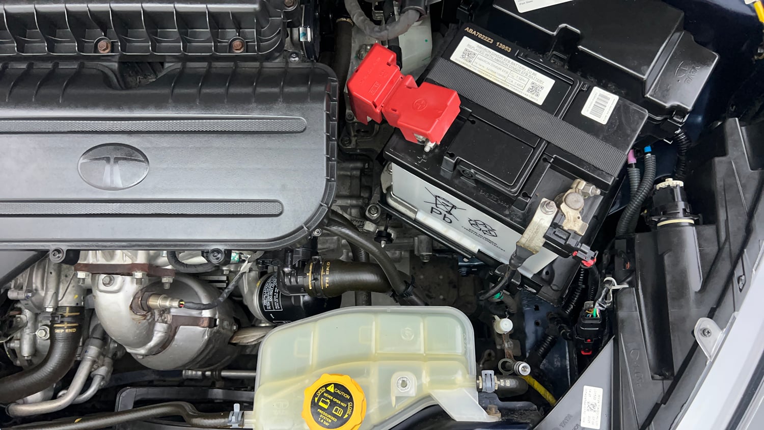 Used 2025 Tata Tiago XZA Petrol Automatic engine ENGINE LEFT SIDE VIEW