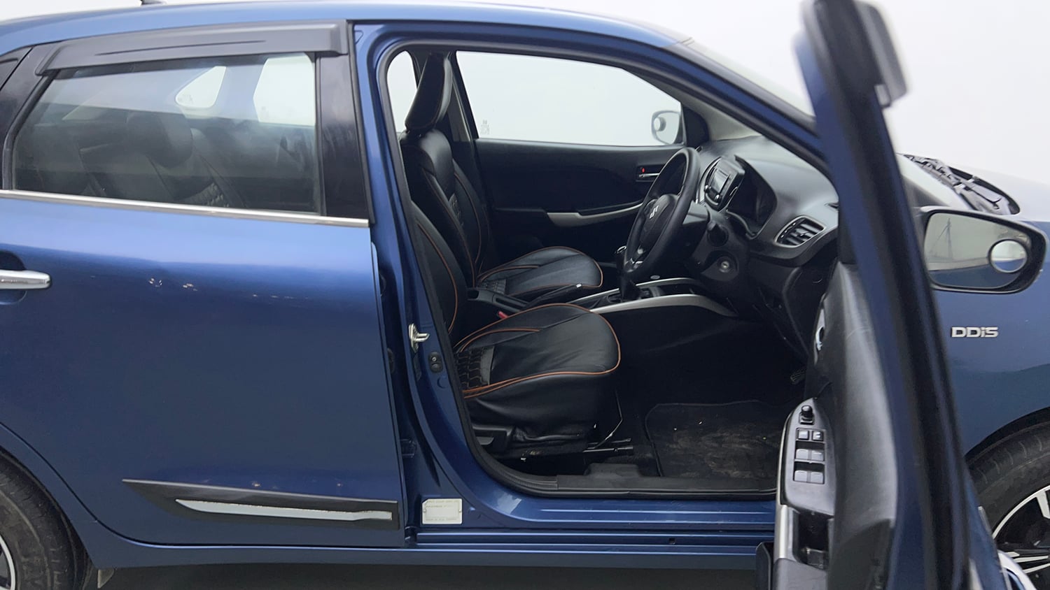 Used 2018 Maruti Suzuki Baleno Delta 1.3 Diesel Manual interior RIGHT SIDE FRONT DOOR CABIN VIEW