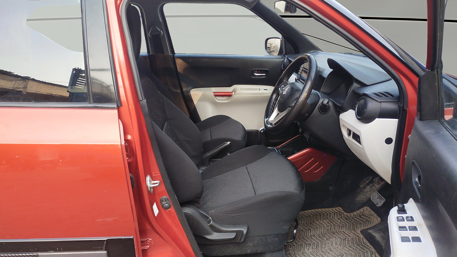Used 2017 Maruti Suzuki Ignis Zeta 1.2 AMT Petrol Automatic interior RIGHT SIDE FRONT DOOR CABIN VIEW