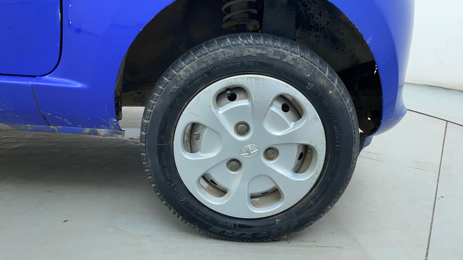 Used 2017 Tata Nano Twist XTA Petrol Automatic tyres RIGHT FRONT TYRE RIM VIEW