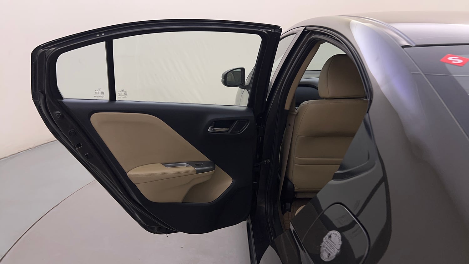 Used 2015 Honda City VX Petrol Manual interior LEFT REAR DOOR OPEN VIEW