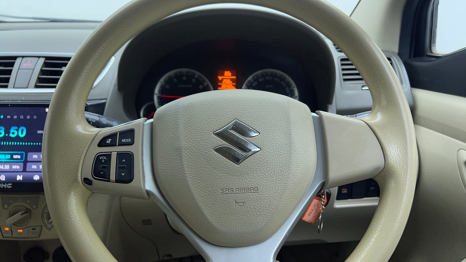 Used 2015 Maruti Suzuki Ertiga ZXi Petrol Manual top_features Steering mounted controls
