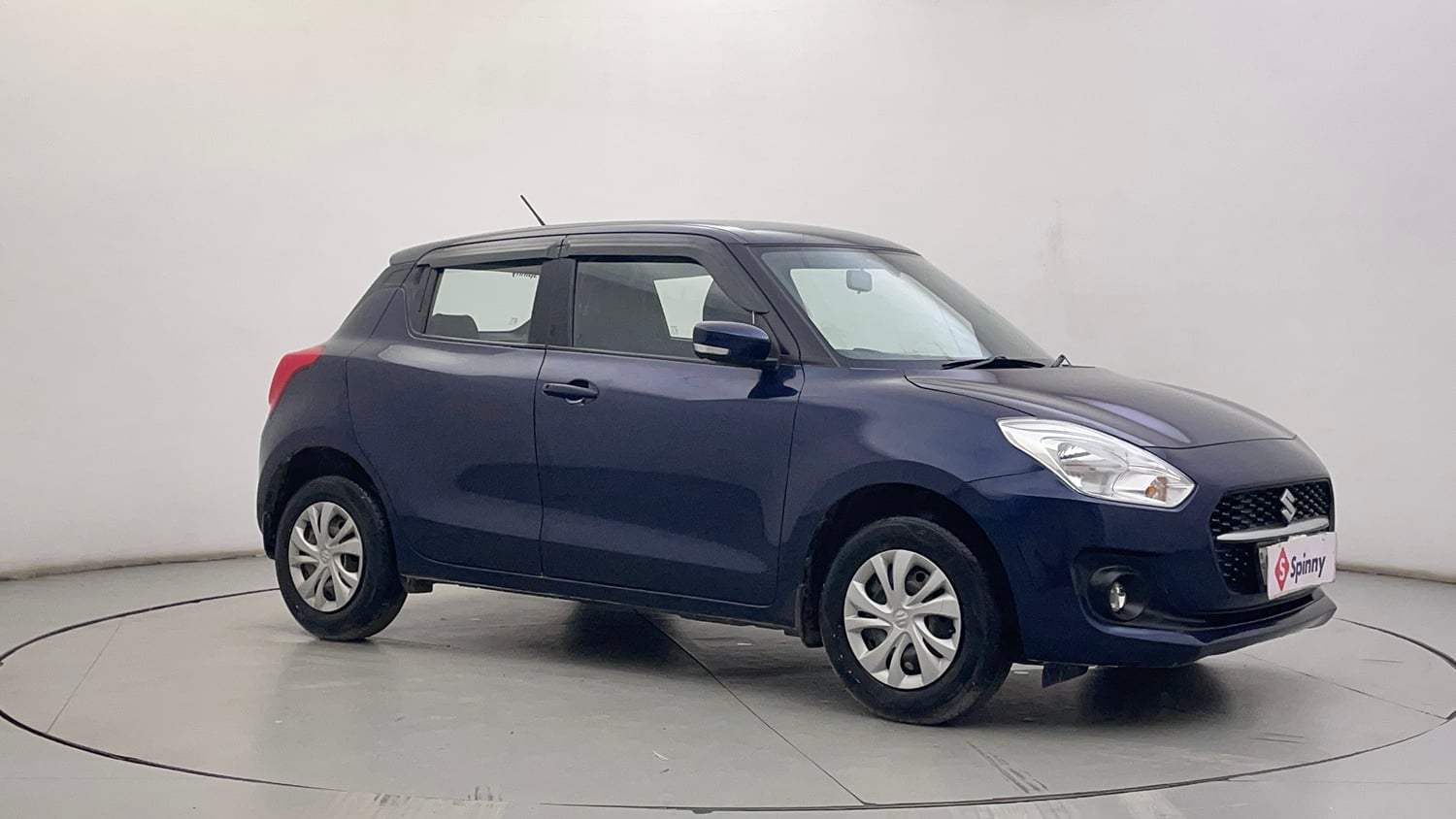 Used 2022 Maruti Suzuki Swift VXi Petrol Manual exterior RIGHT FRONT CORNER VIEW