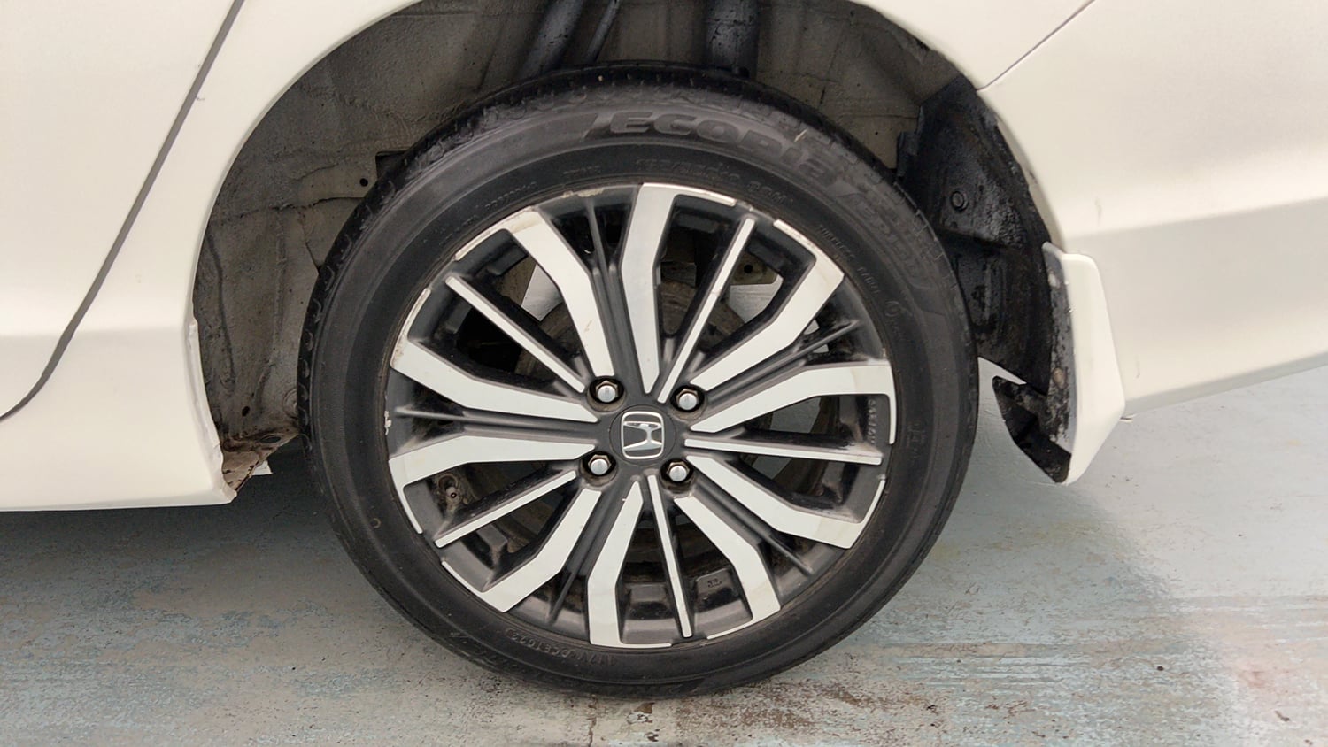 Used 2018 Honda City ZX Diesel Diesel Manual tyres LEFT REAR TYRE RIM VIEW