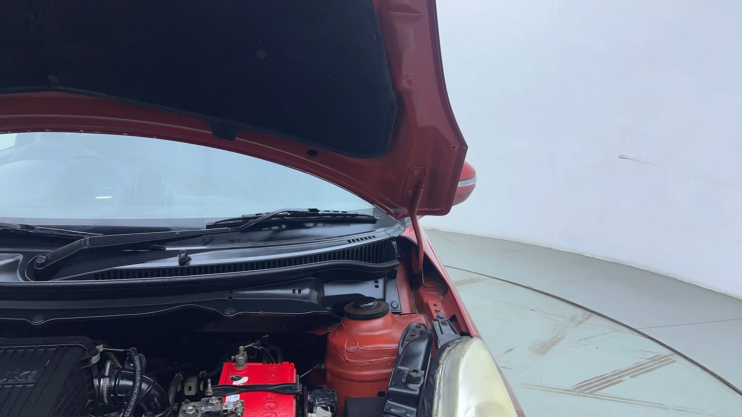 Used 2014 Maruti Suzuki Swift VXi Petrol Manual engine ENGINE LEFT SIDE HINGE & APRON VIEW
