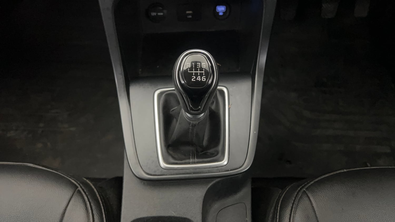 Used 2022 Hyundai Creta EX 1.5 Petrol Petrol Manual interior GEAR  KNOB VIEW