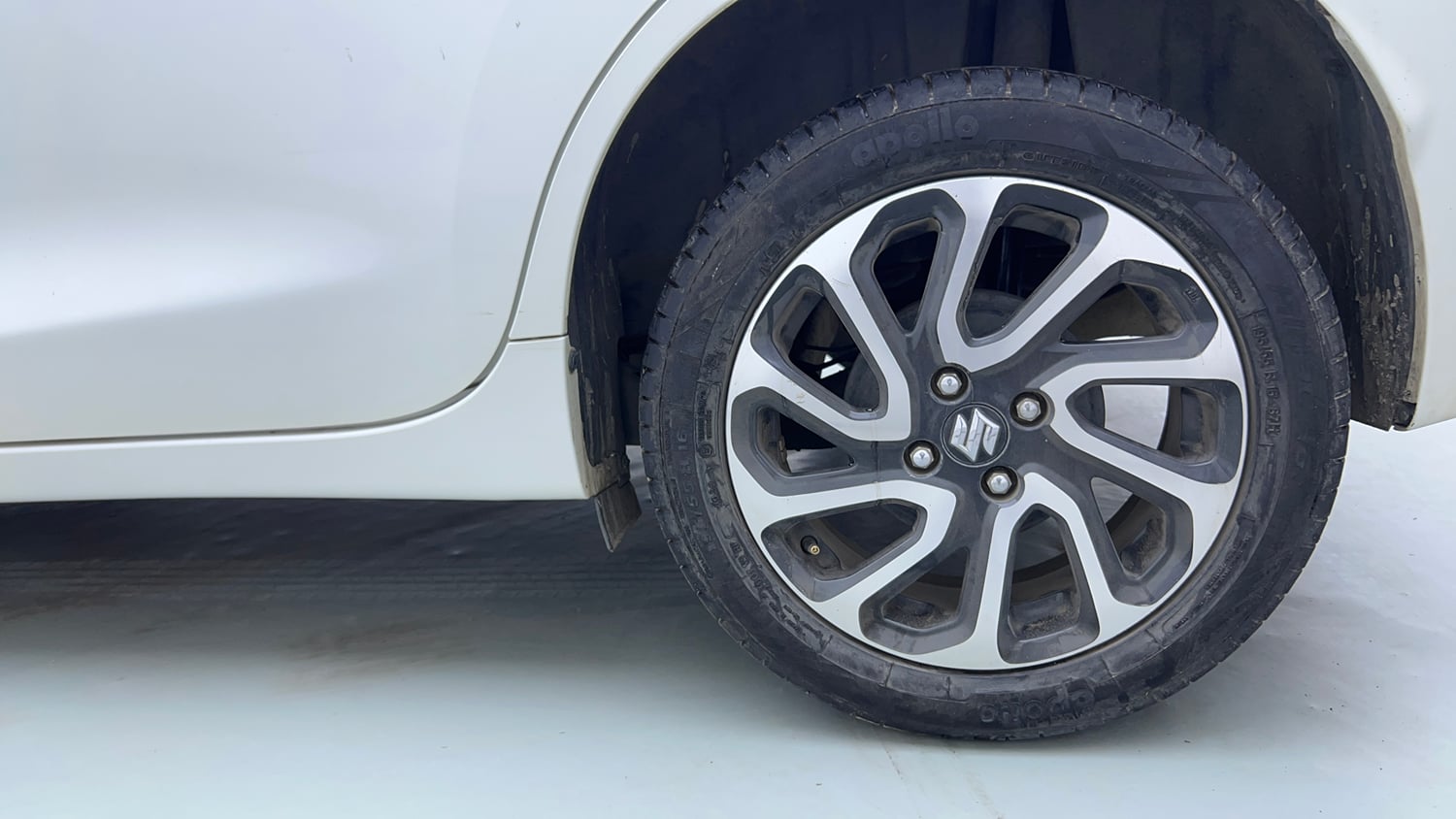 Used 2022 Maruti Suzuki Baleno Alpha MT Petrol Manual tyres LEFT REAR TYRE RIM VIEW