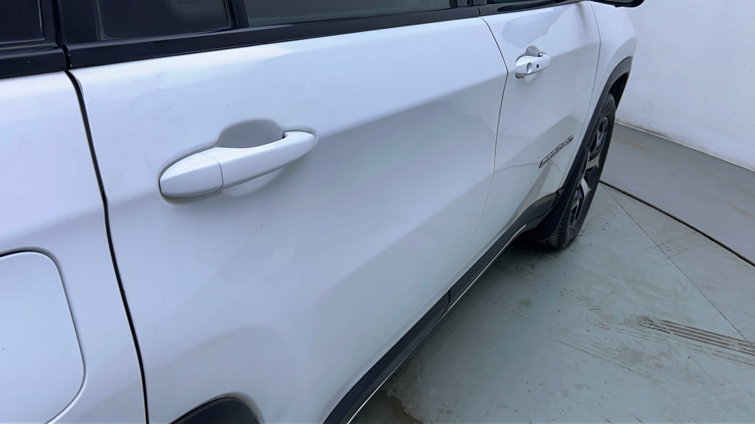 Used 2022 Jeep Meridian Limited (O) 4X2 AT Diesel Automatic dents MINOR DENT