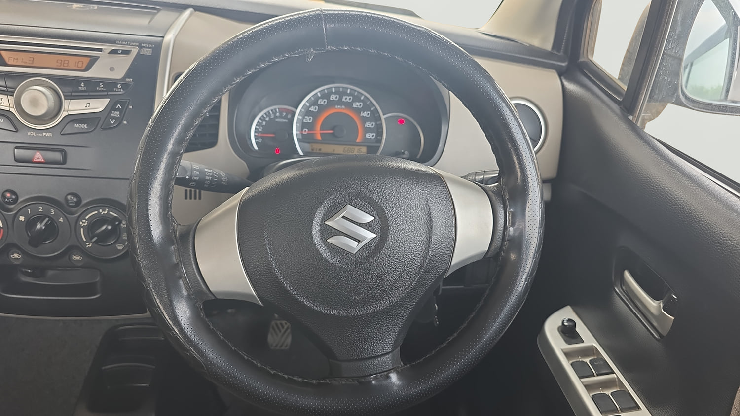 Used 2015 Maruti Suzuki Wagon R VXI Petrol Manual interior STEERING VIEW
