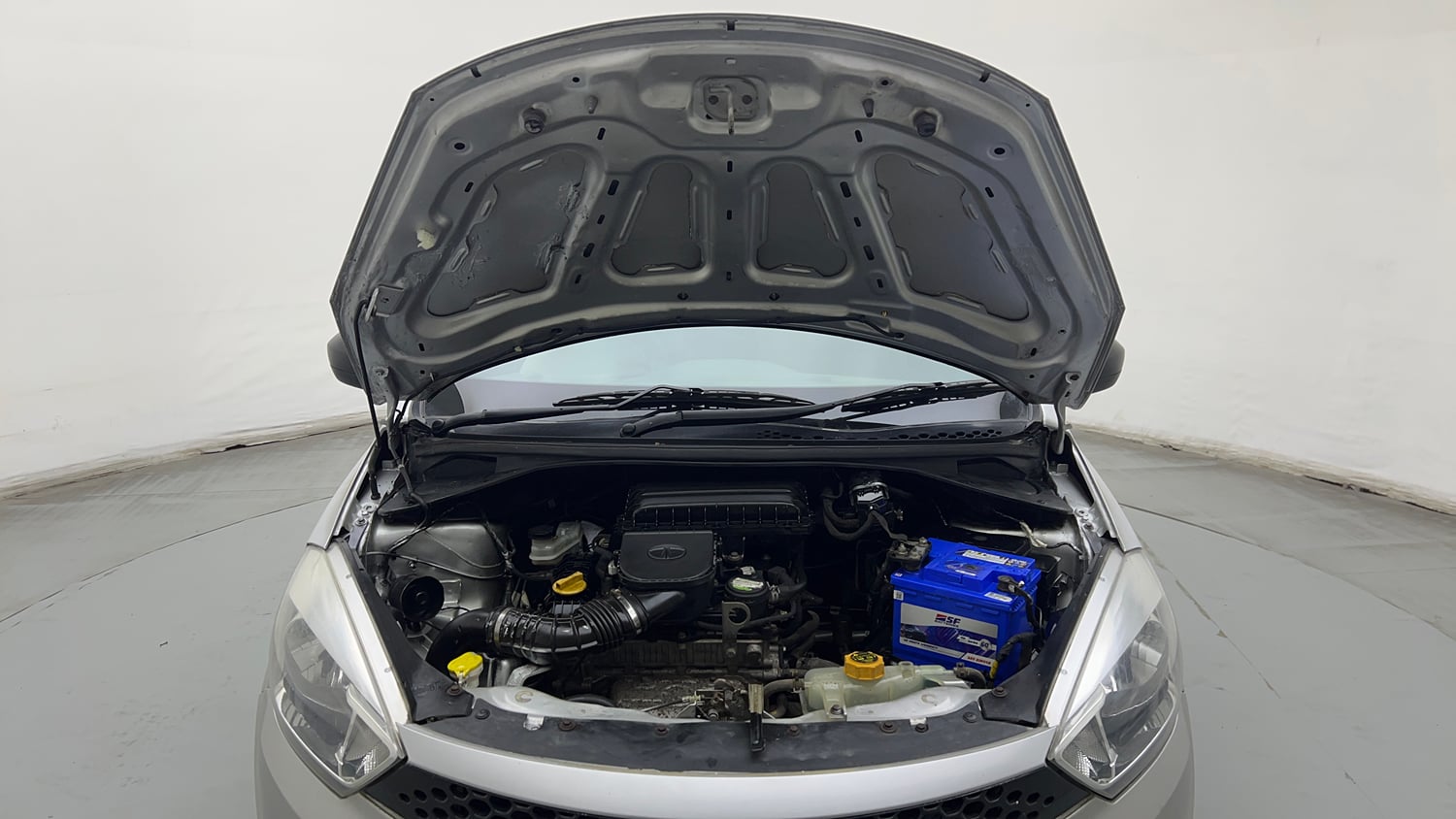 Used 2018 Tata Tiago Revotron XE Petrol Manual engine ENGINE & BONNET OPEN FRONT VIEW