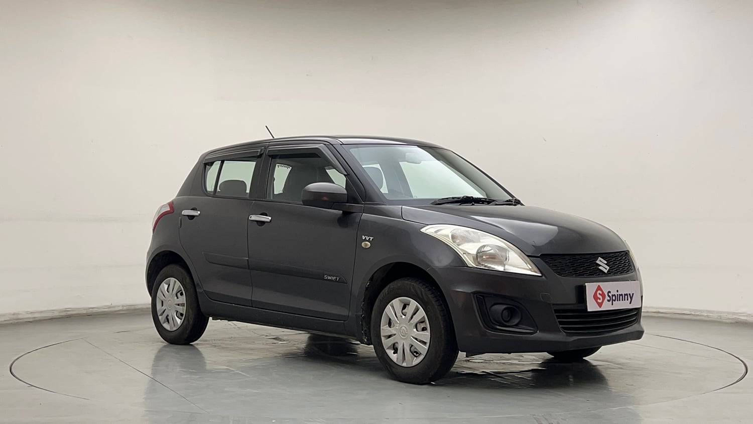 Used 2017 Maruti Suzuki Swift Lxi (O) Petrol Manual exterior RIGHT FRONT CORNER VIEW