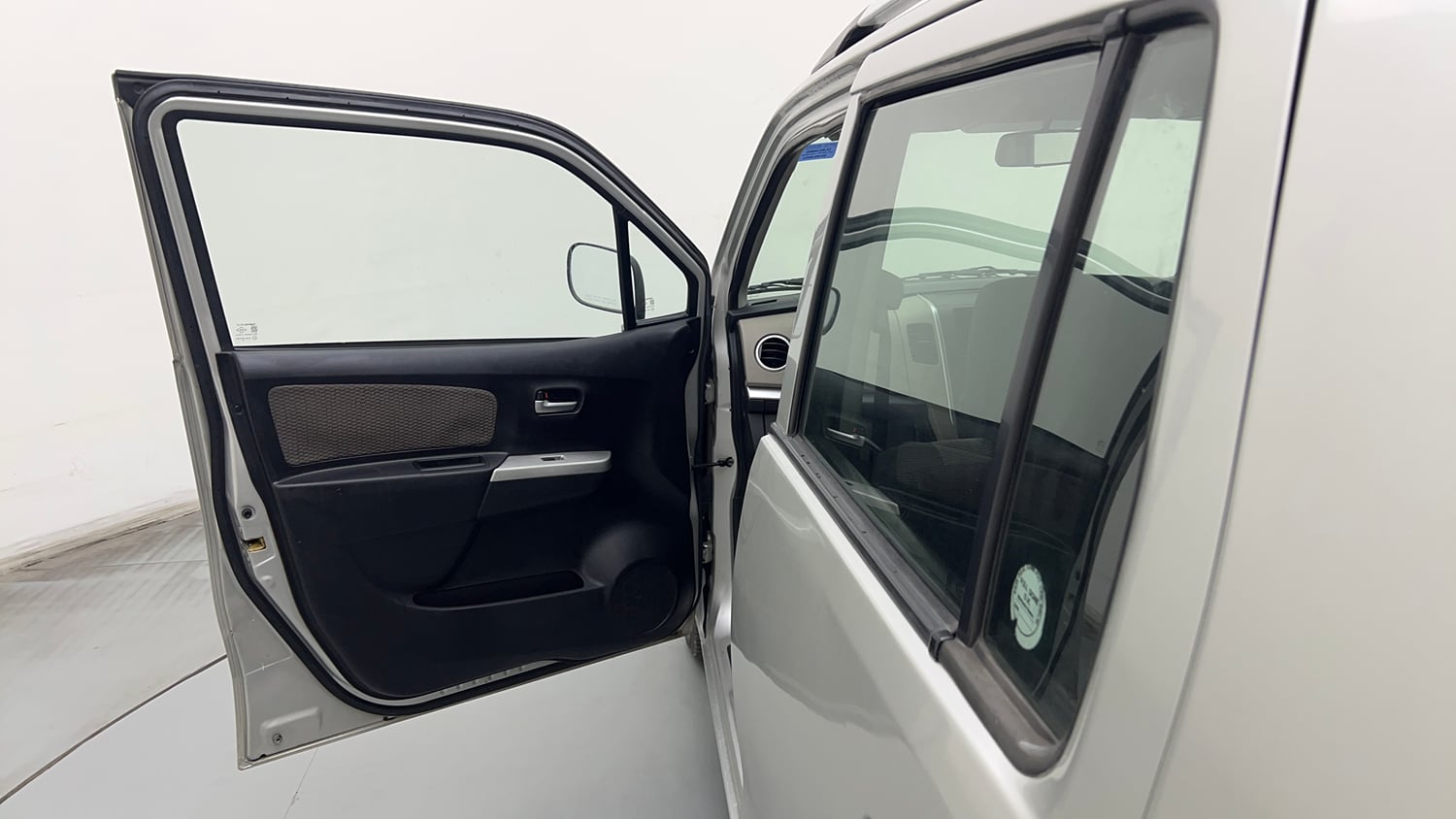 Used 2013 Maruti Suzuki Wagon R LXI Petrol Manual interior LEFT FRONT DOOR OPEN VIEW
