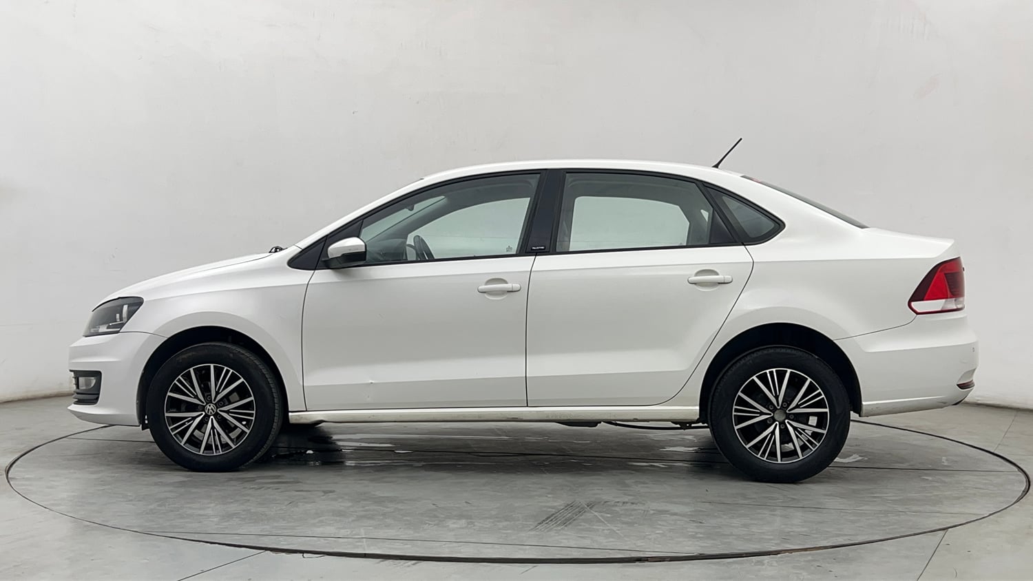 Used 2017 Volkswagen Vento Allstar 1.6 (P) Petrol Manual exterior LEFT SIDE VIEW