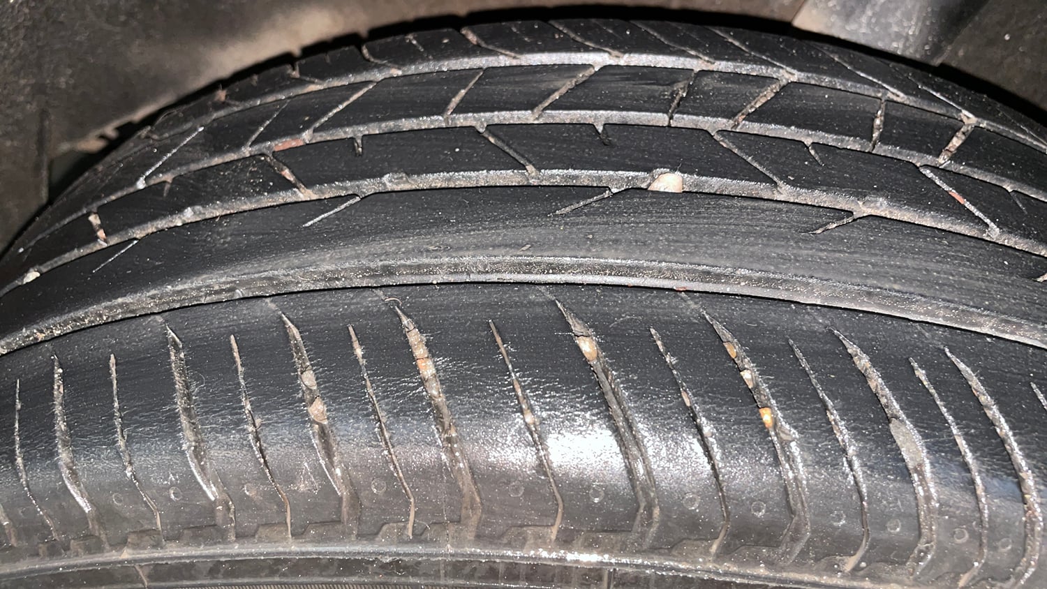 Used 2022 Renault Kiger RXE MT Petrol Manual tyres LEFT REAR TYRE TREAD VIEW