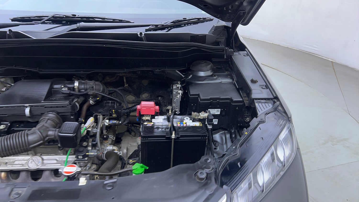 Used 2023 Maruti Suzuki Grand Vitara Delta Smart Hybrid AT Petrol Automatic engine ENGINE LEFT SIDE VIEW