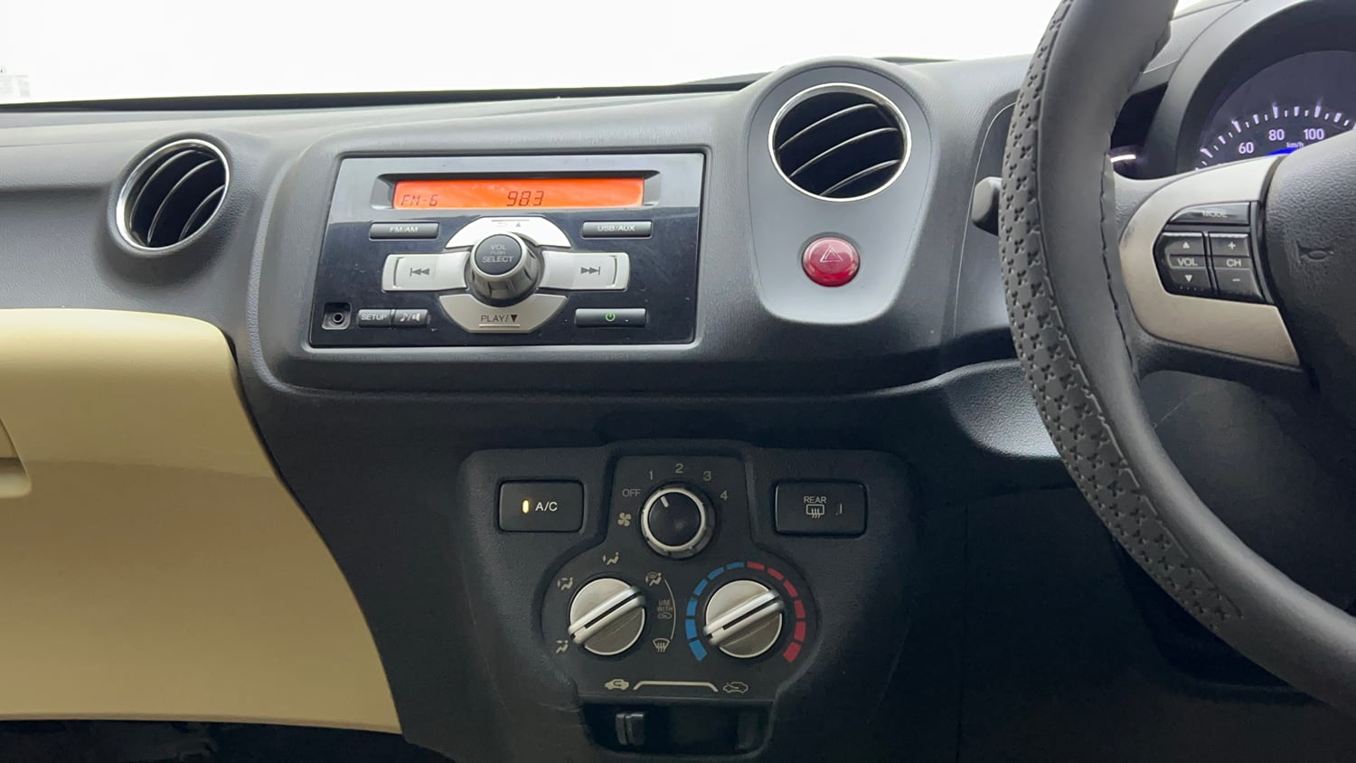 Used 2016 Honda Brio S MT Petrol Manual interior MUSIC SYSTEM & AC CONTROL VIEW