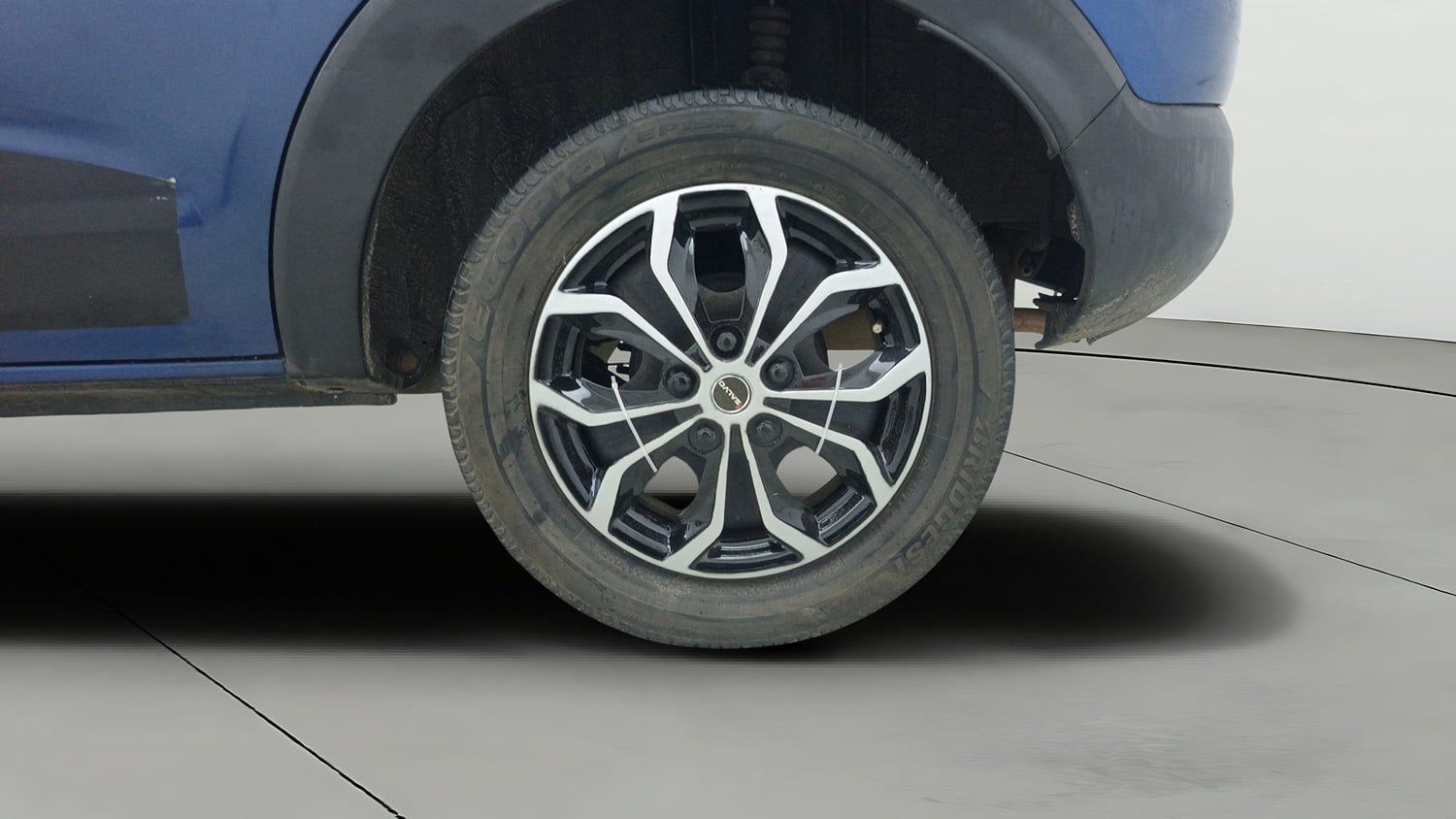 Used 2020 Renault Triber RXZ Petrol Manual tyres LEFT REAR TYRE RIM VIEW