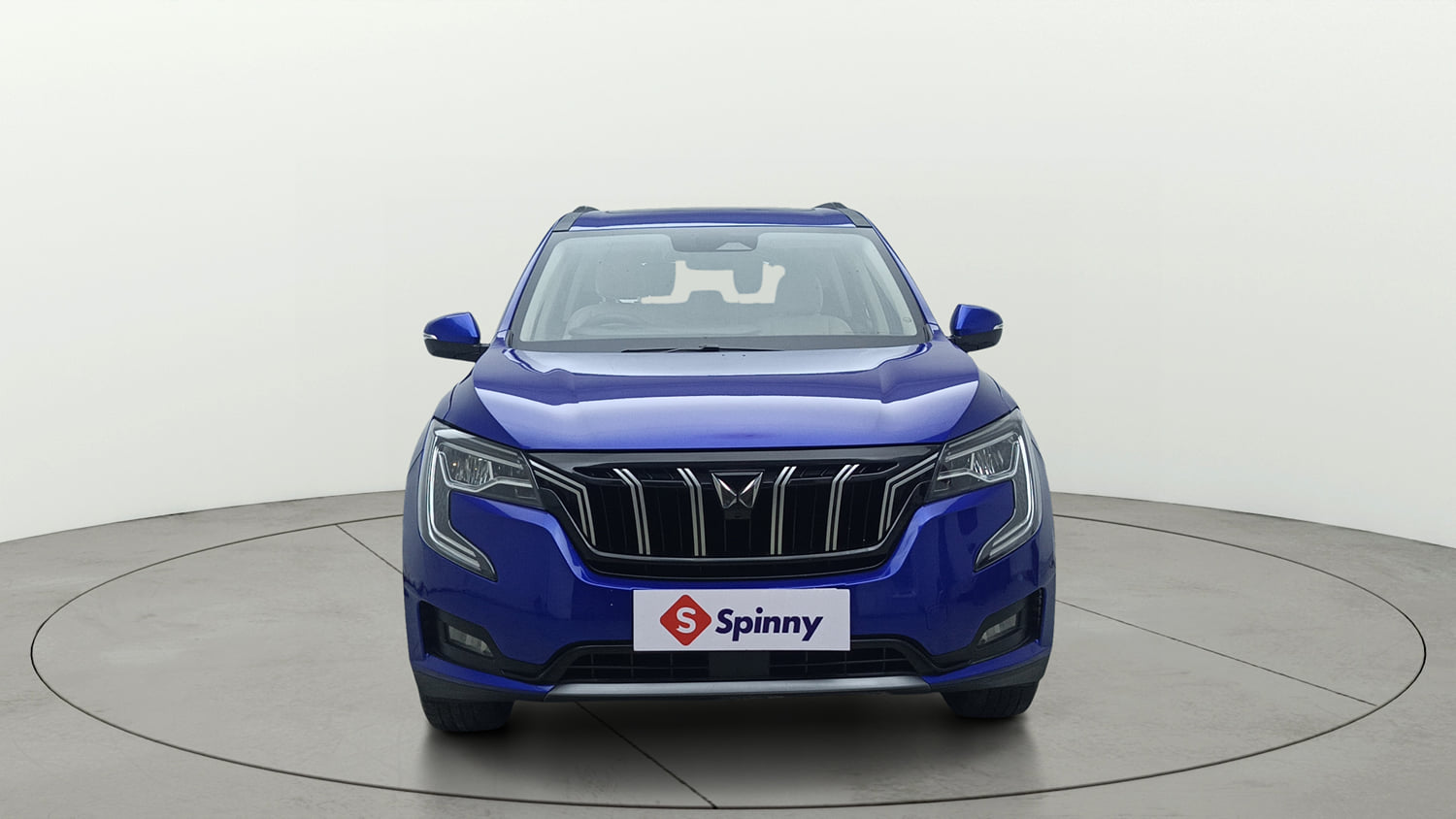 Used 2022 Mahindra XUV700 AX 7 Petrol AT 7 STR Petrol Automatic exterior FRONT VIEW