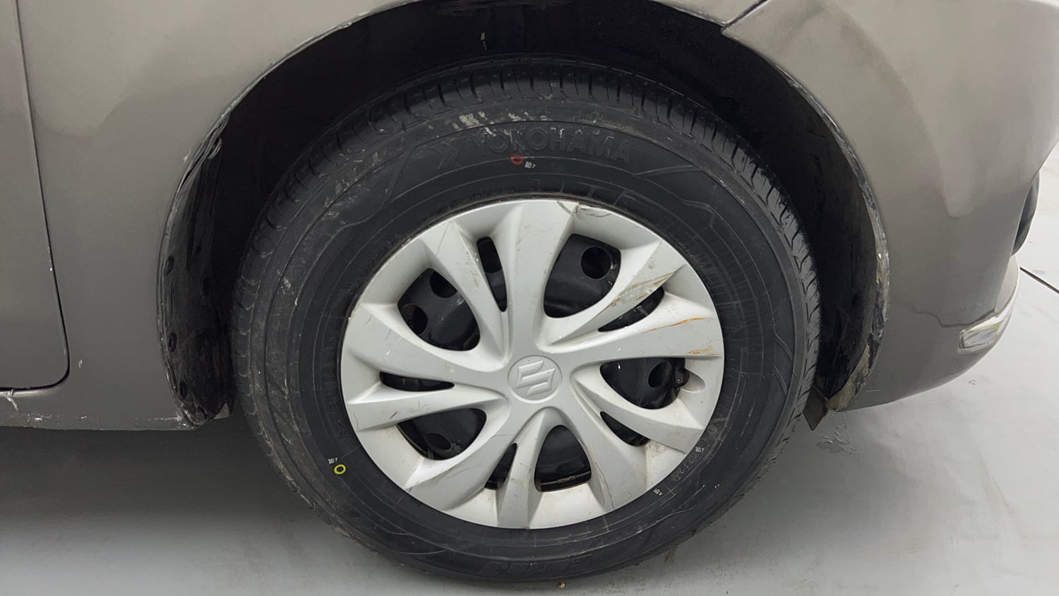 Used 2019 Maruti Suzuki Dzire VXi Petrol Manual tyres RIGHT FRONT TYRE RIM VIEW