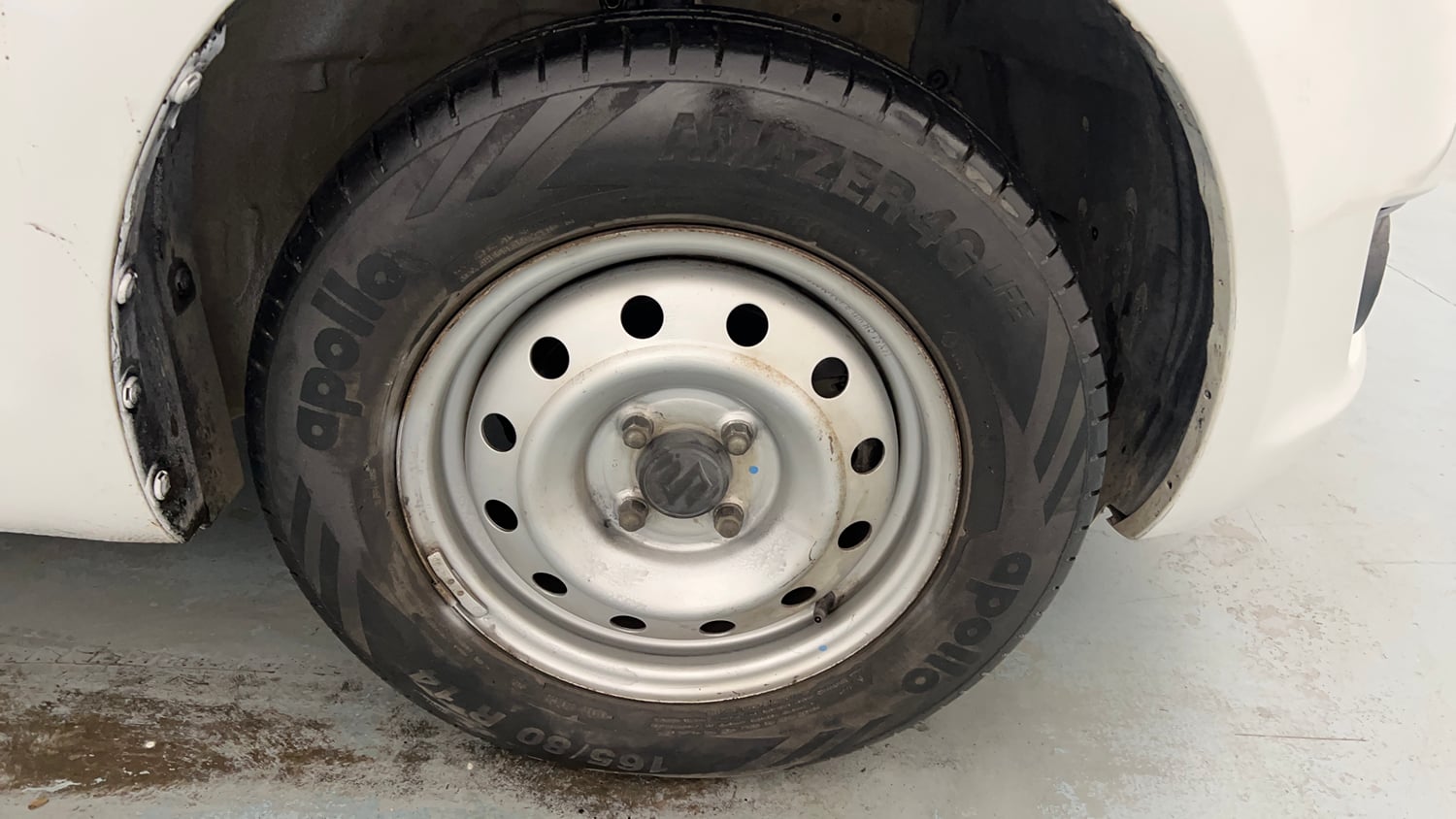 Used 2012 Maruti Suzuki Swift LXI CNG (Outside Fitted) Cng Manual tyres RIGHT FRONT TYRE RIM VIEW