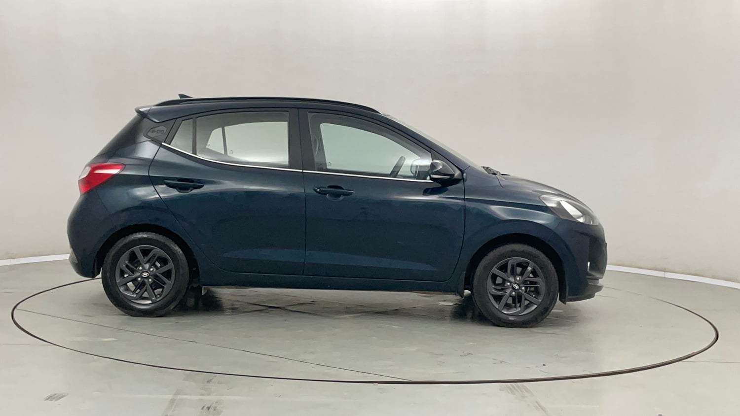 Used 2021 Hyundai Grand i10 Nios Sportz Petrol+cng(outside fitted) Cng Manual exterior RIGHT SIDE VIEW