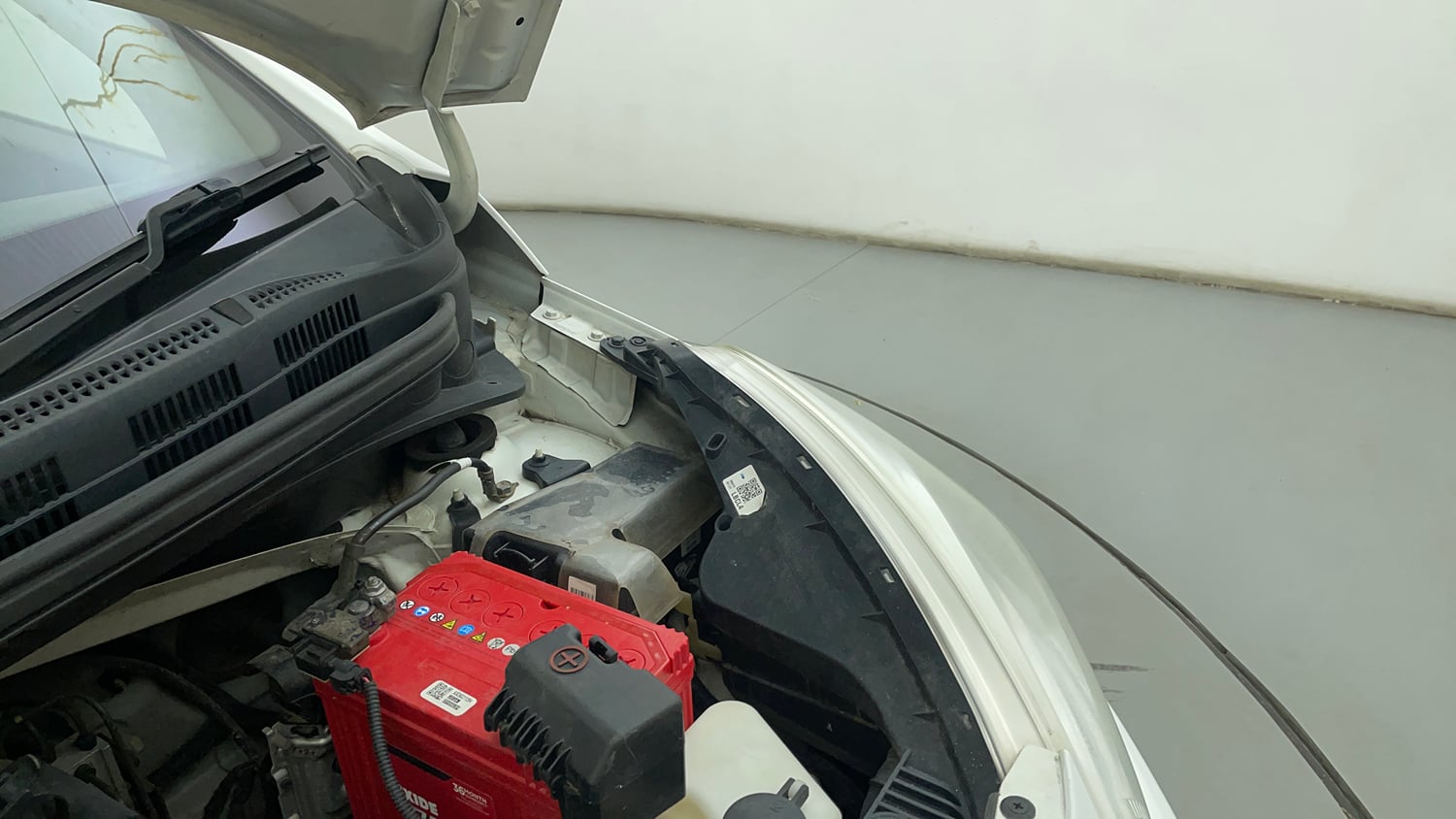 Used 2019 Hyundai Grand i10 Magna 1.2 Kappa VTVT Petrol Manual engine ENGINE LEFT SIDE HINGE & APRON VIEW