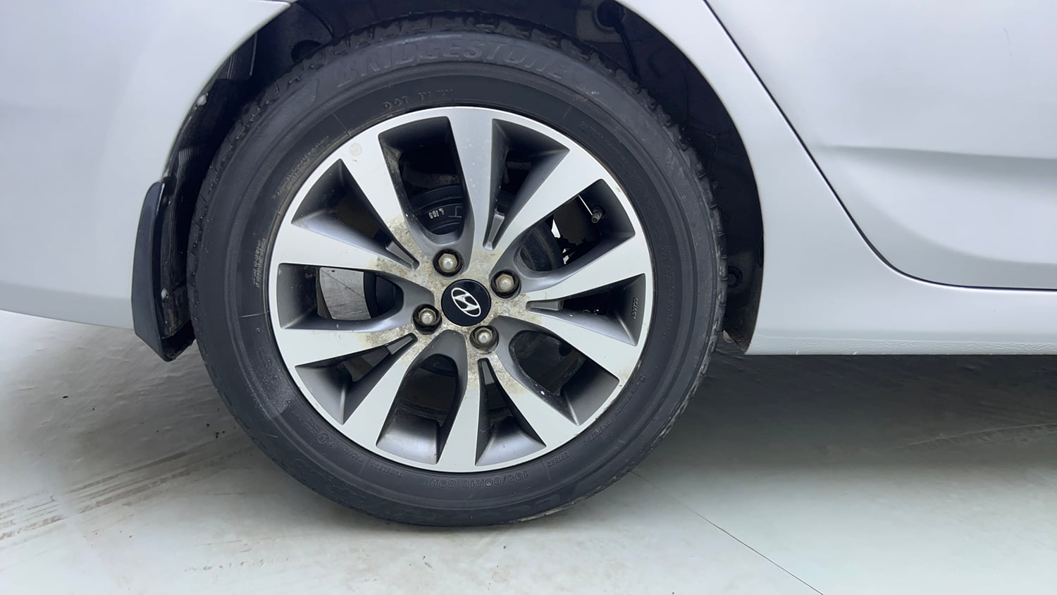 Used 2016 Hyundai Verna 1.6 VTVT SX Petrol Manual tyres RIGHT REAR TYRE RIM VIEW