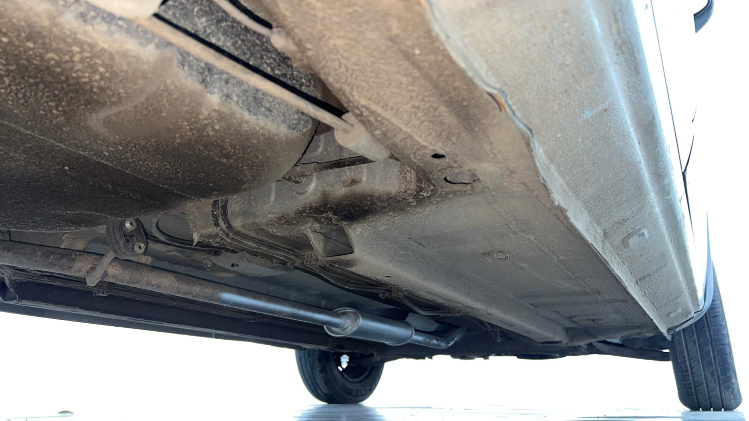 Used 2022 Renault Kwid RXT 1.0 (O) Petrol Manual extra REAR RIGHT UNDERBODY VIEW