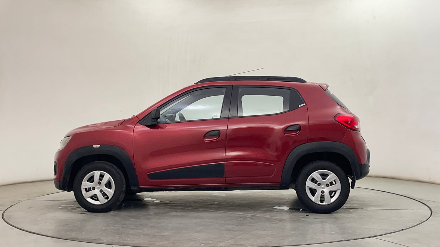 Used 2015 Renault Kwid RXT Petrol Manual exterior LEFT SIDE VIEW