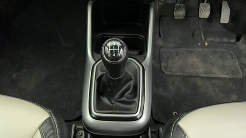 Used 2024 Maruti Suzuki Ignis Zeta 1.2 MT Petrol Manual interior GEAR  KNOB VIEW