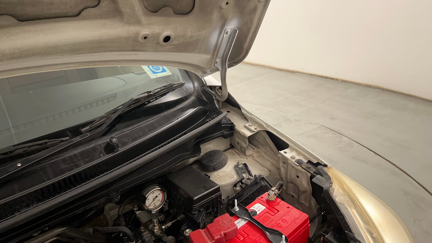 Used 2018 Maruti Suzuki Celerio VXi CNG Cng Manual engine ENGINE LEFT SIDE HINGE & APRON VIEW
