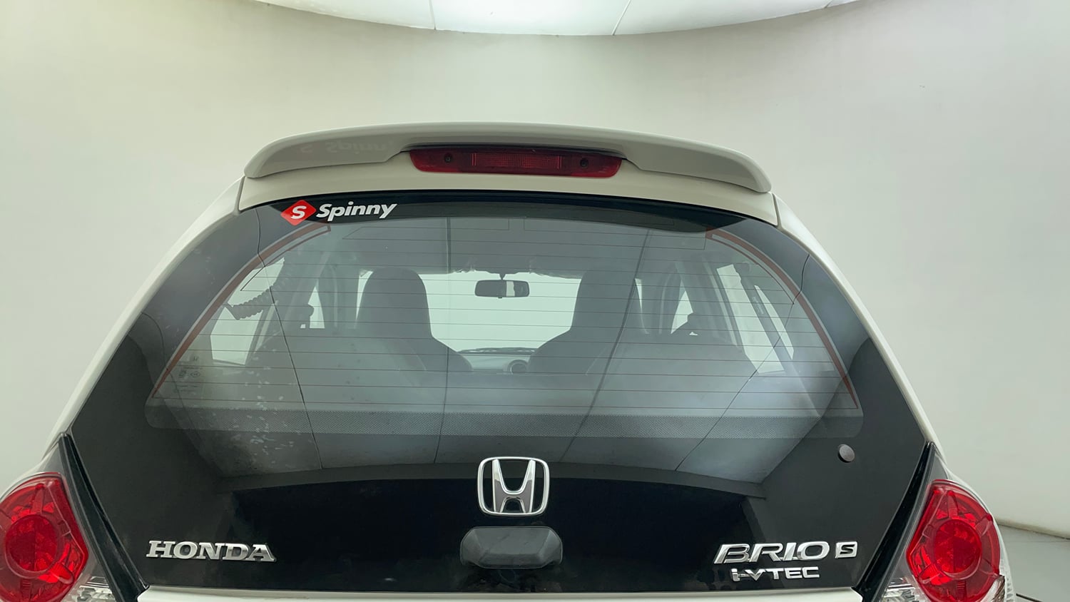 Used 2014 Honda Brio S MT Petrol Manual exterior BACK WINDSHIELD VIEW