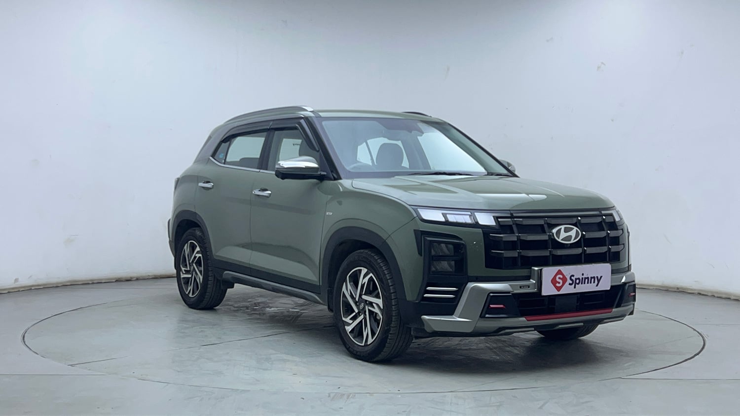 Used 2025 Hyundai Creta 1.5 MPi Petrol IVT SX(O) Petrol Automatic exterior RIGHT FRONT CORNER VIEW