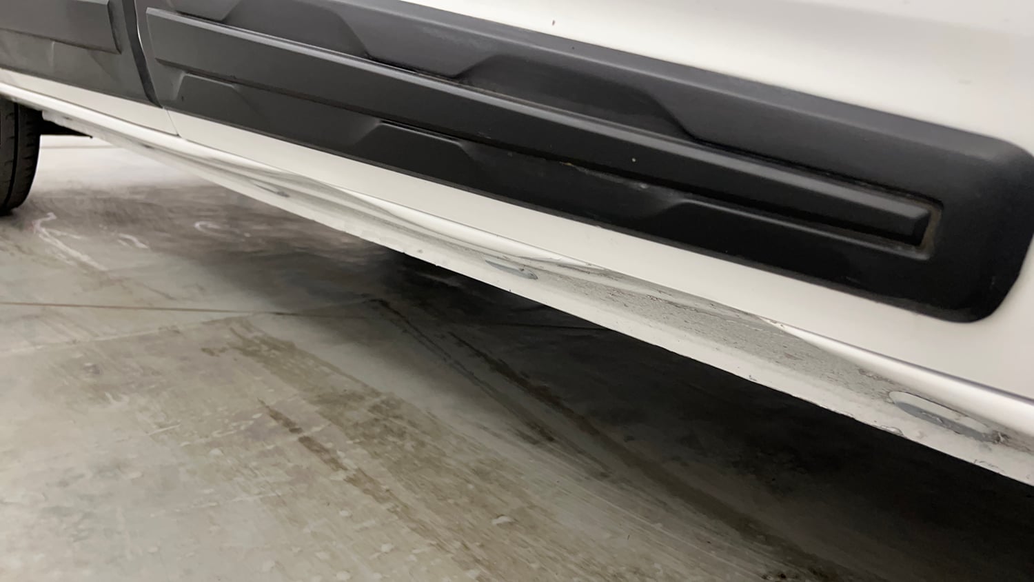 Used 2022 Renault Triber RXZ Petrol Manual dents MINOR DENT